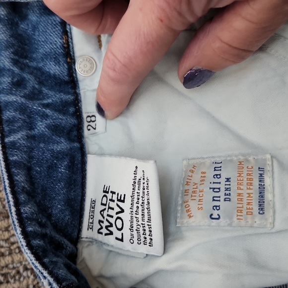 Closed Glow Jean's Size 28 - Picture 15 of 16